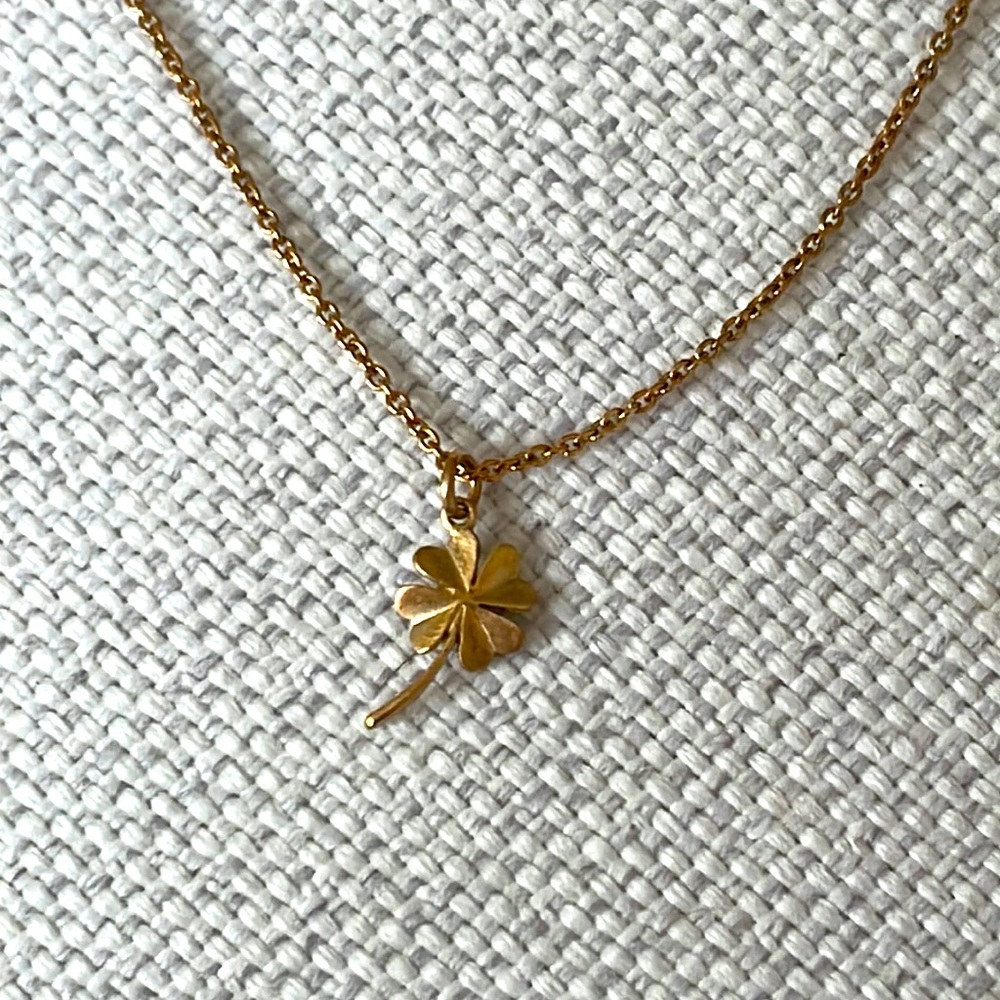 Four leaf clover gold necklace